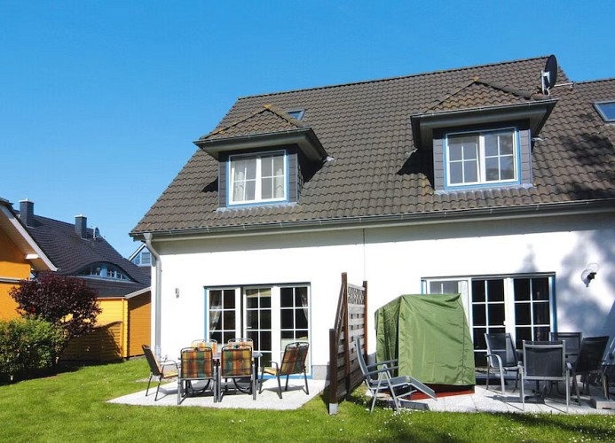 Terrasse mit Gartenanteil