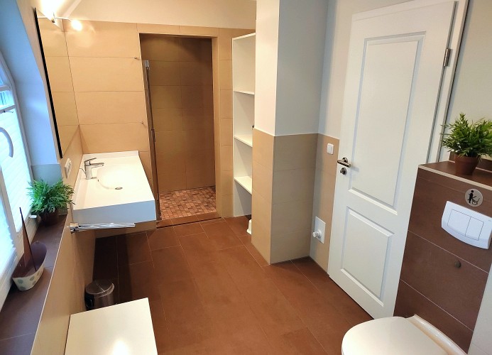 Dusche im Bad im 1. Obergeschoss